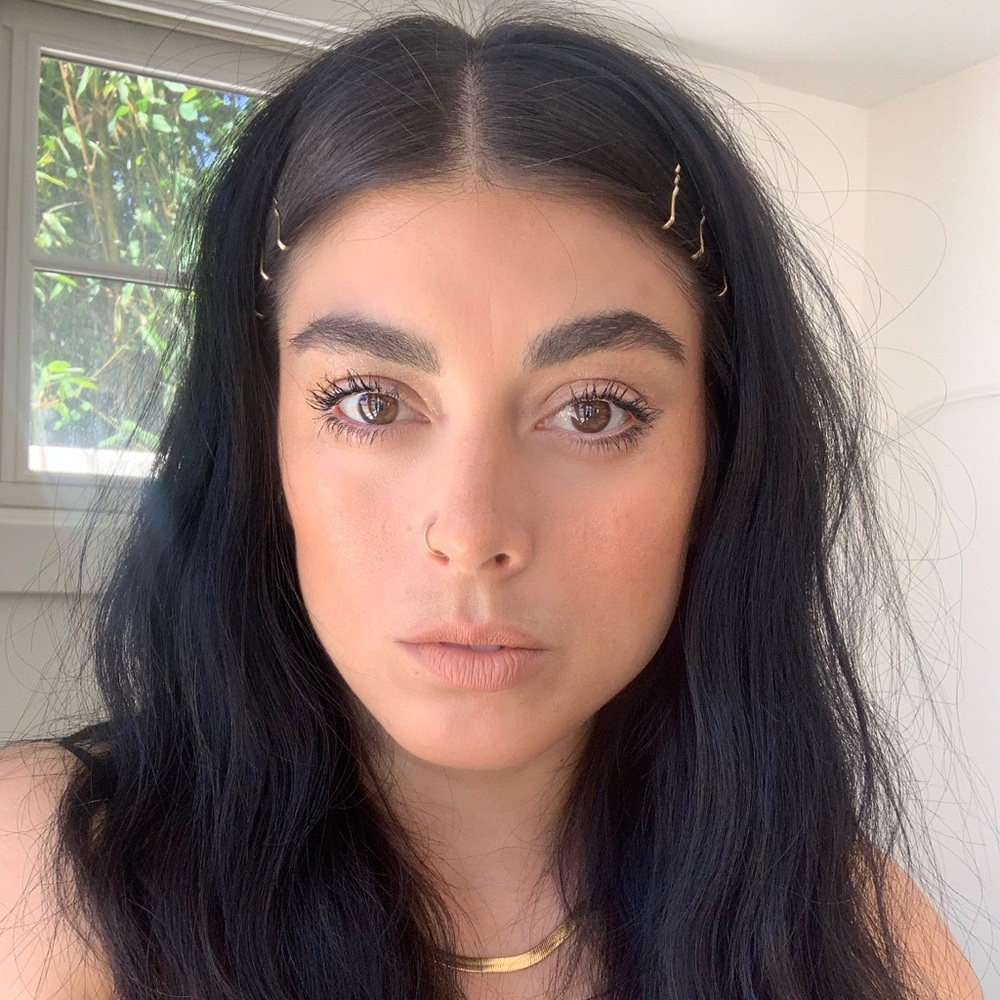 Meet your Posher, Cassandra